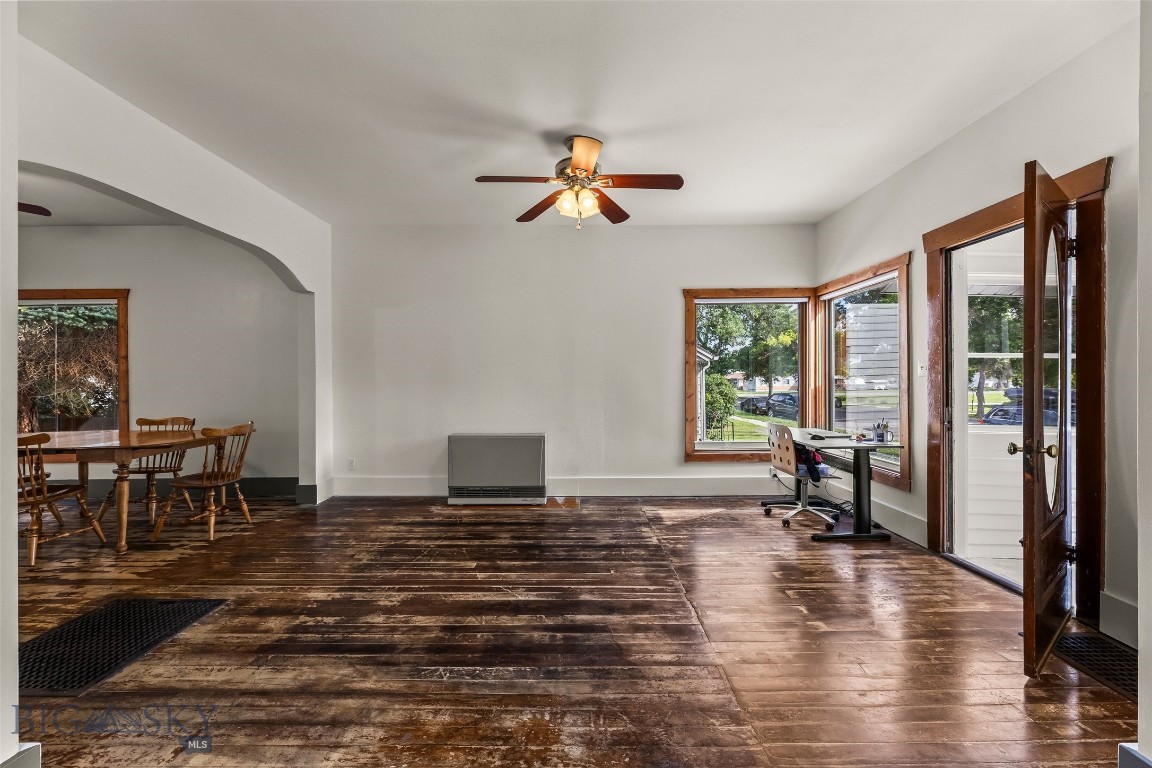518 1st Avenue E Property Photo 18