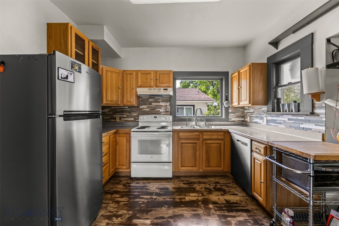 518 1st Avenue E Property Photo 25