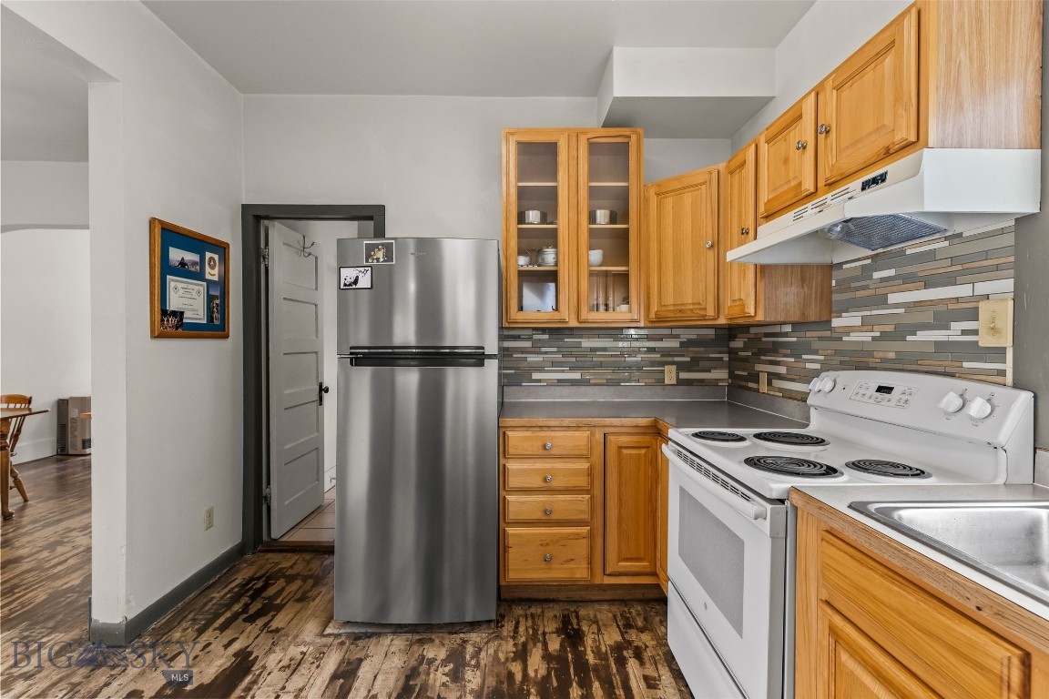 518 1st Avenue E Property Photo 26