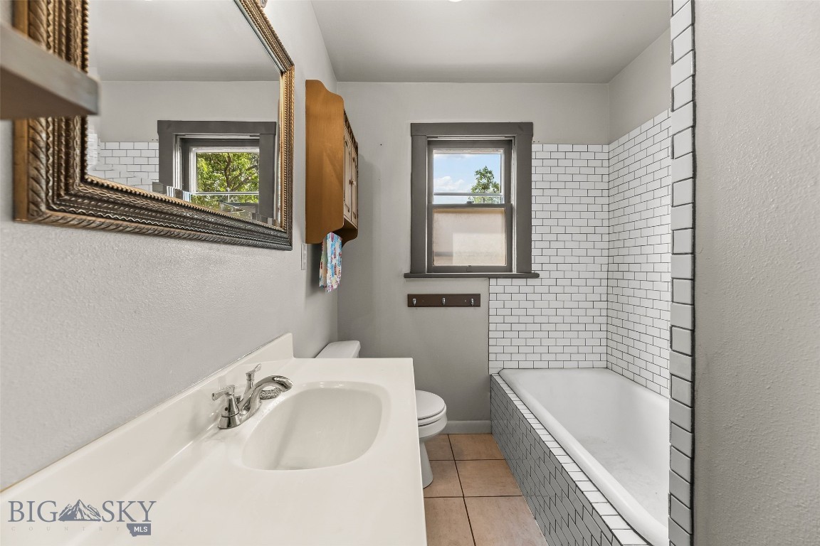 518 1st Avenue E Property Photo 29