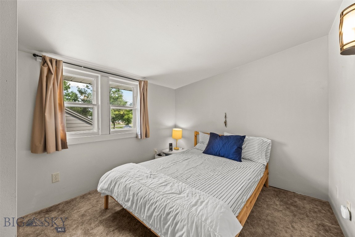 518 1st Avenue E Property Photo 40