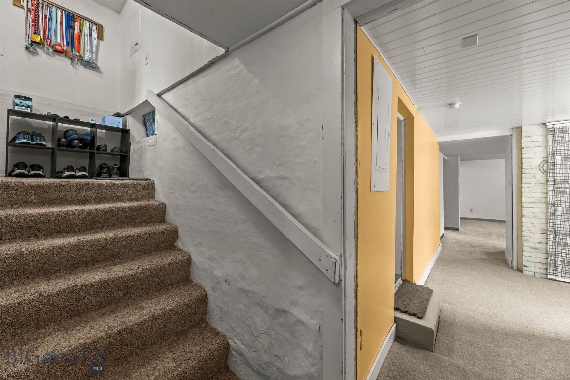 518 1st Avenue E Property Photo 47