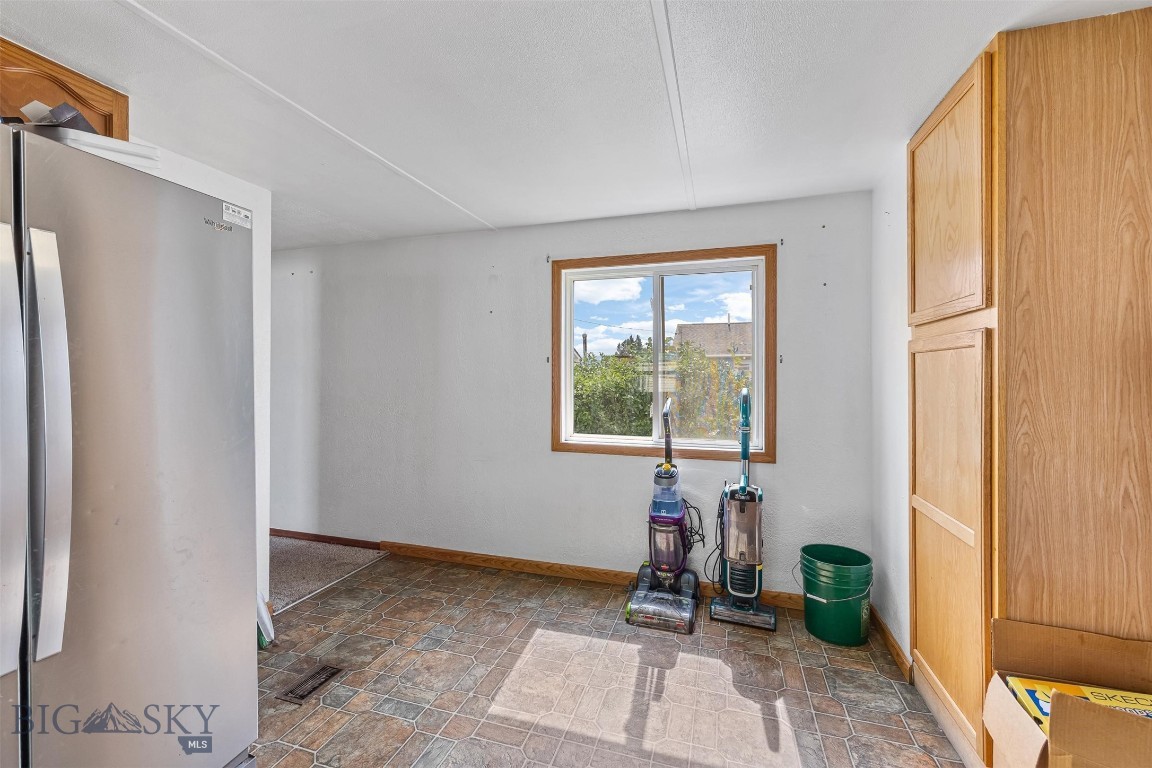 2550 Parrot Property Photo 9