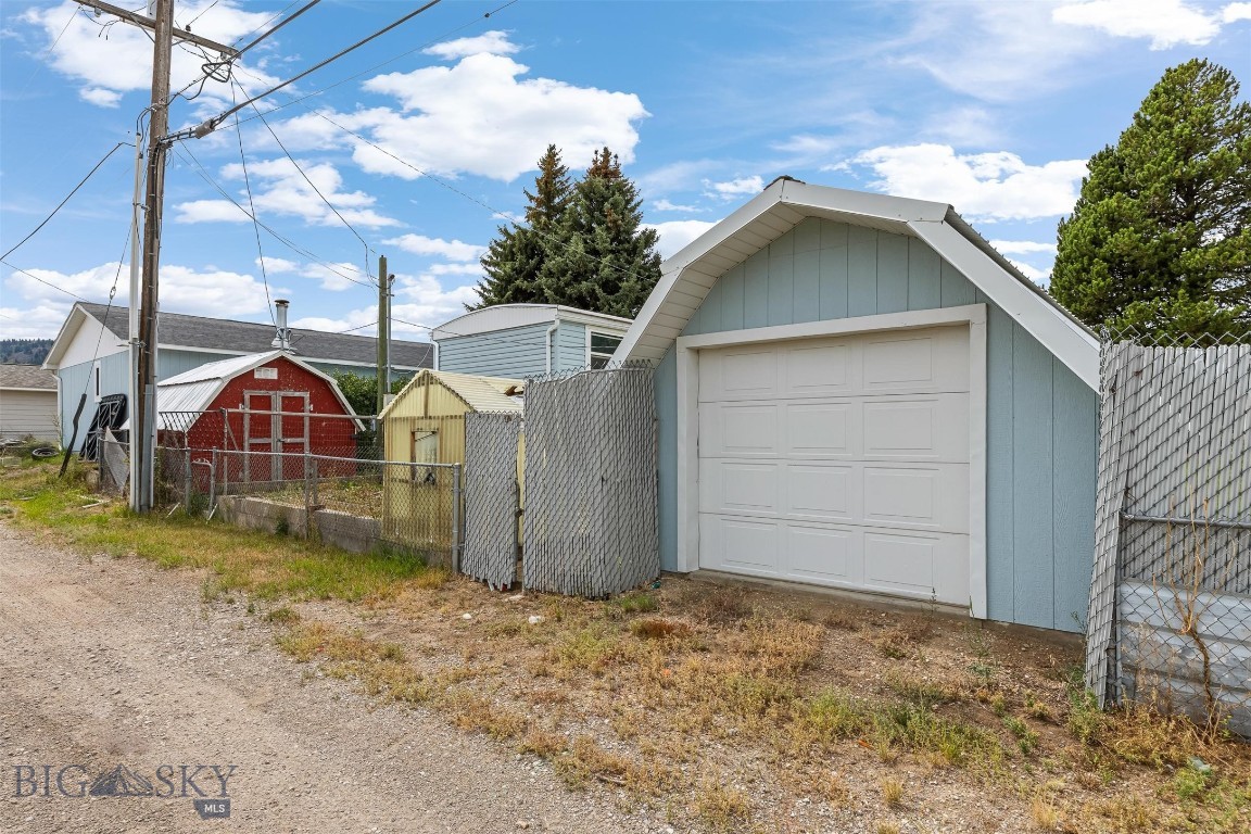 2550 Parrot Property Photo 18