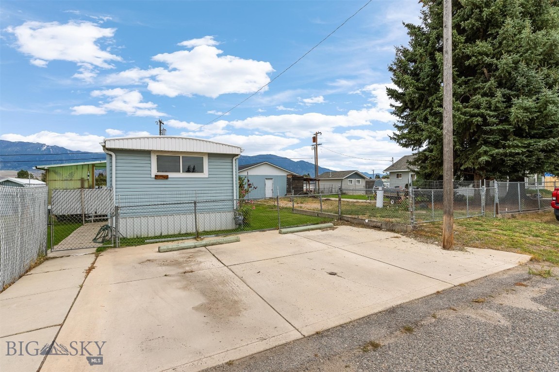 2550 Parrot Property Photo 32