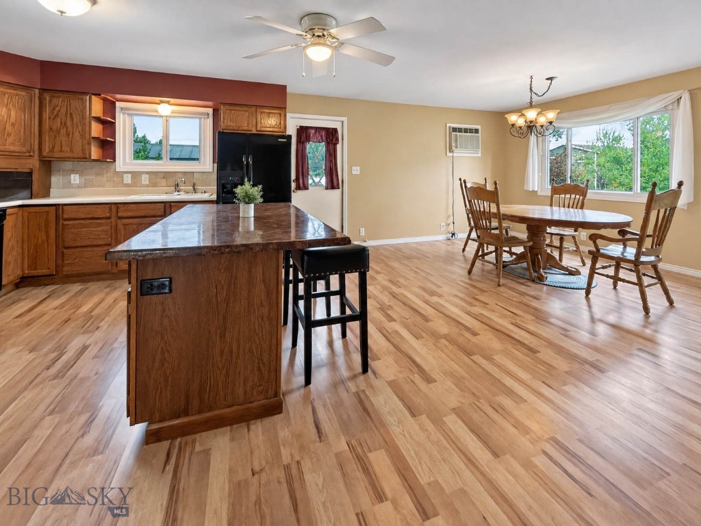 906 Nevada Property Photo 8