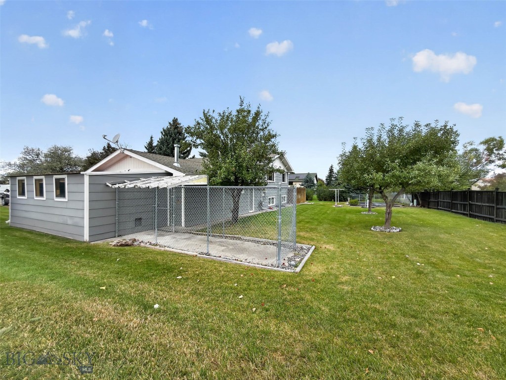 906 Nevada Property Photo 34