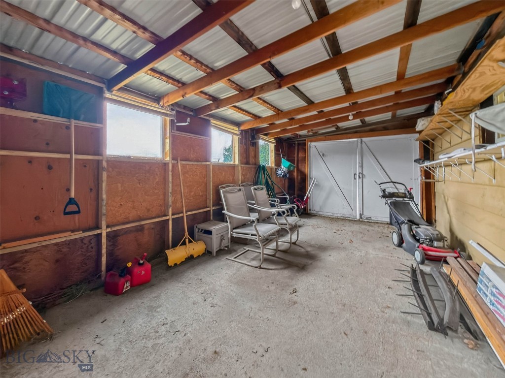 906 Nevada Property Photo 35