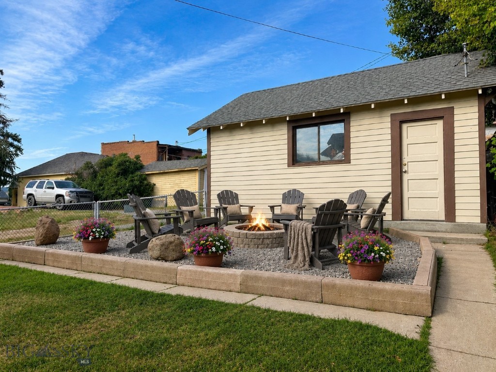 671 S Washington Property Photo 34