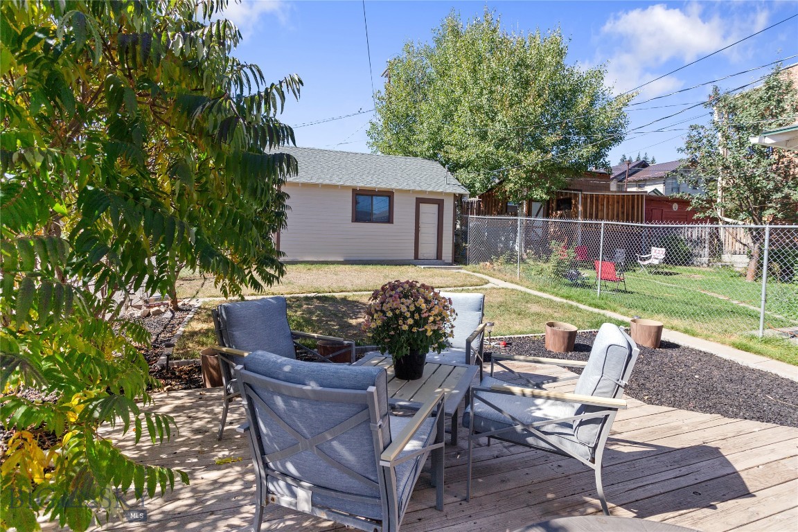 671 S Washington Property Photo 37