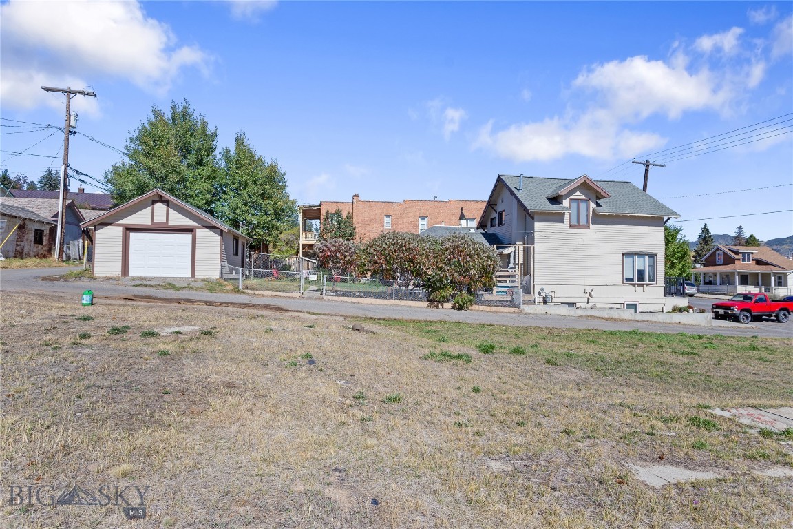671 S Washington Property Photo 40