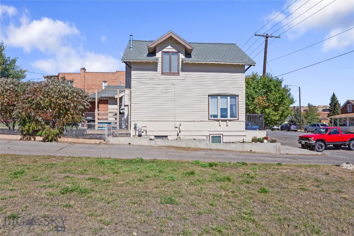 671 S Washington Property Photo 41