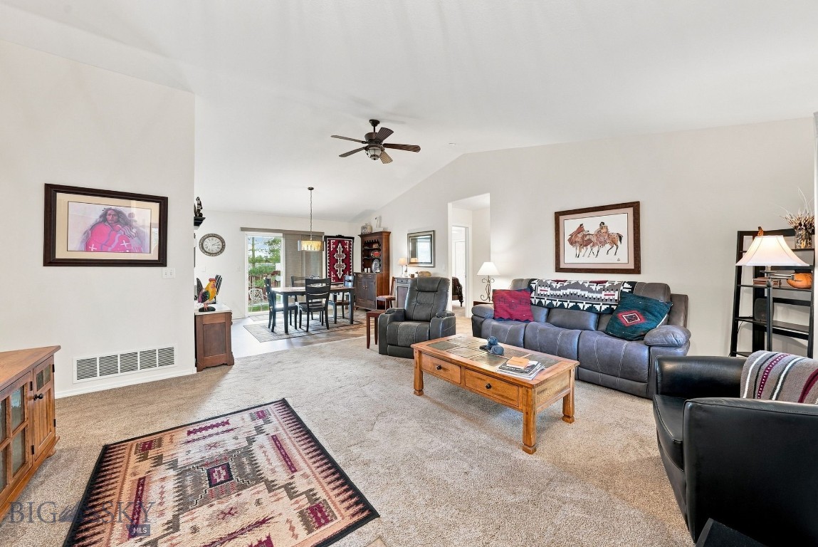 323 W River Rock Road Property Photo 4