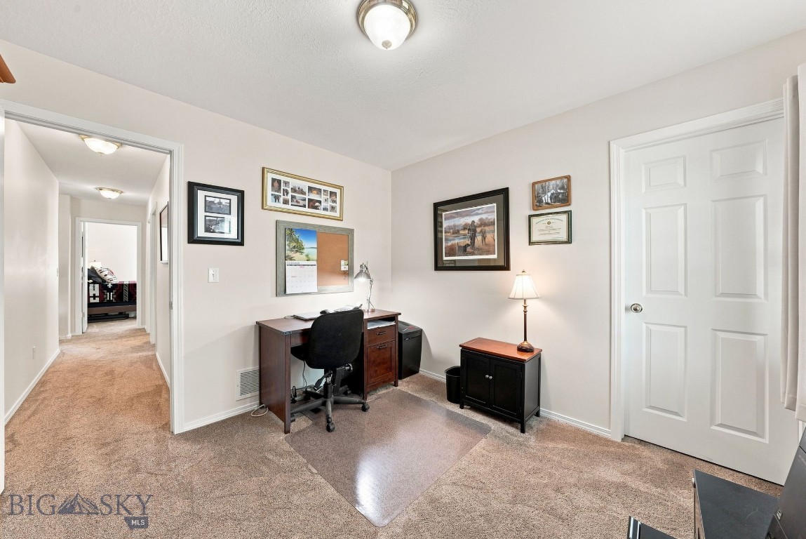 323 W River Rock Road Property Photo 40