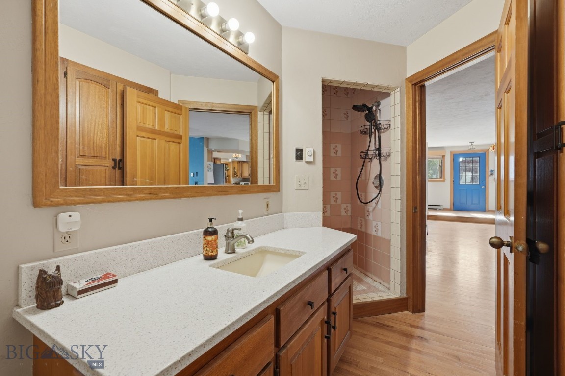 207 S Broadway Street Property Photo 29