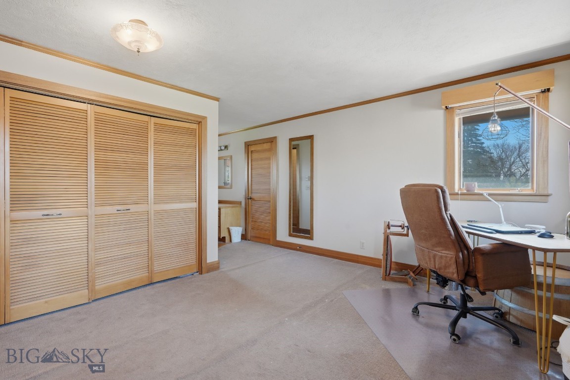 207 S Broadway Street Property Photo 32