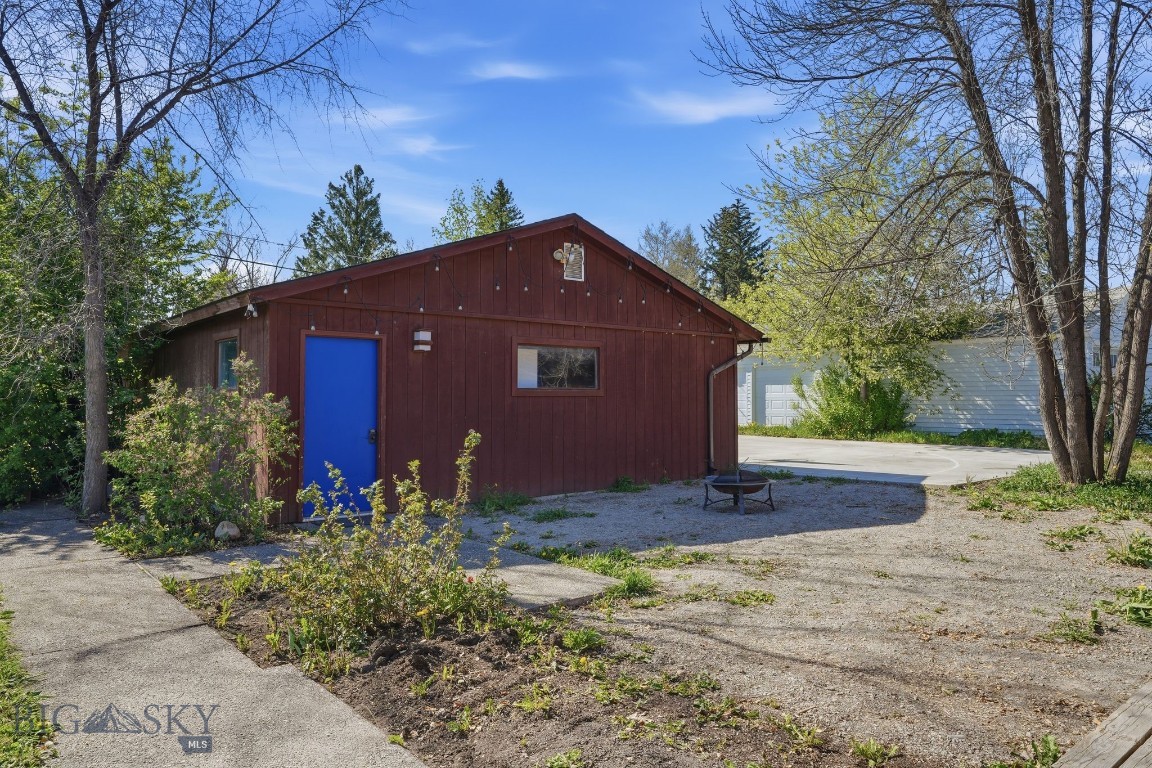 207 S Broadway Street Property Photo 48