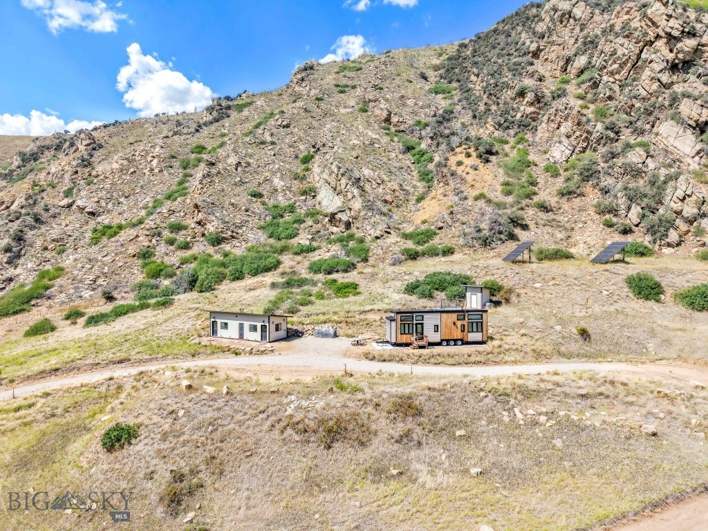 279 N Beartrap Canyon Road Property Photo 5
