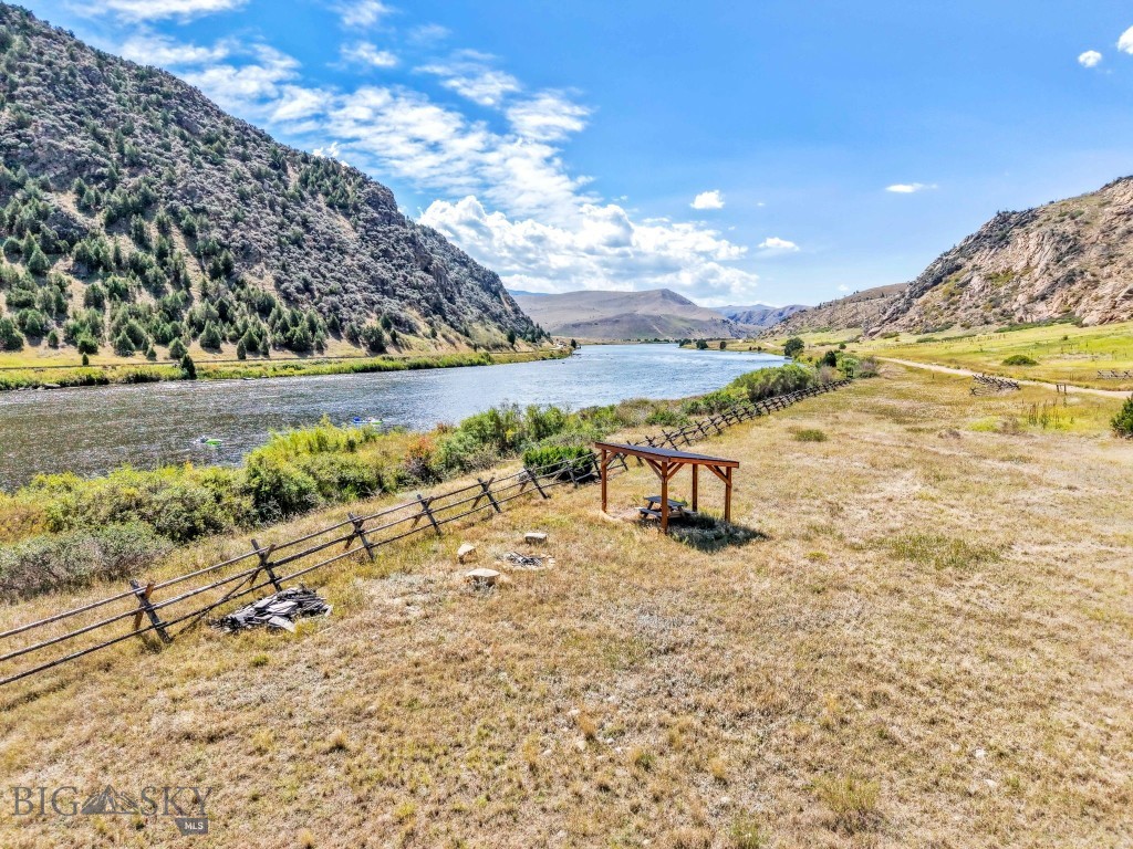 279 N Beartrap Canyon Road Property Photo 7
