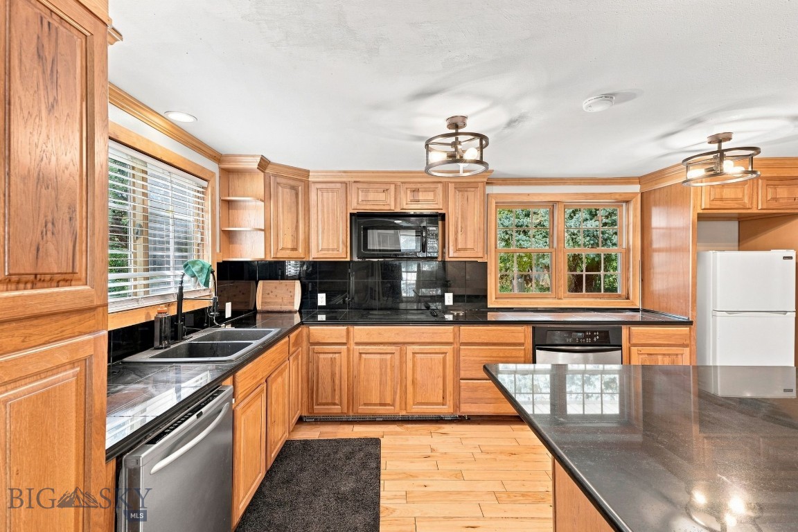 1041 Nelson Road Property Photo 14