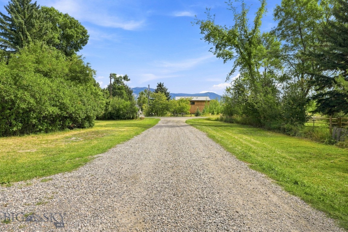 1041 Nelson Road Property Photo 41
