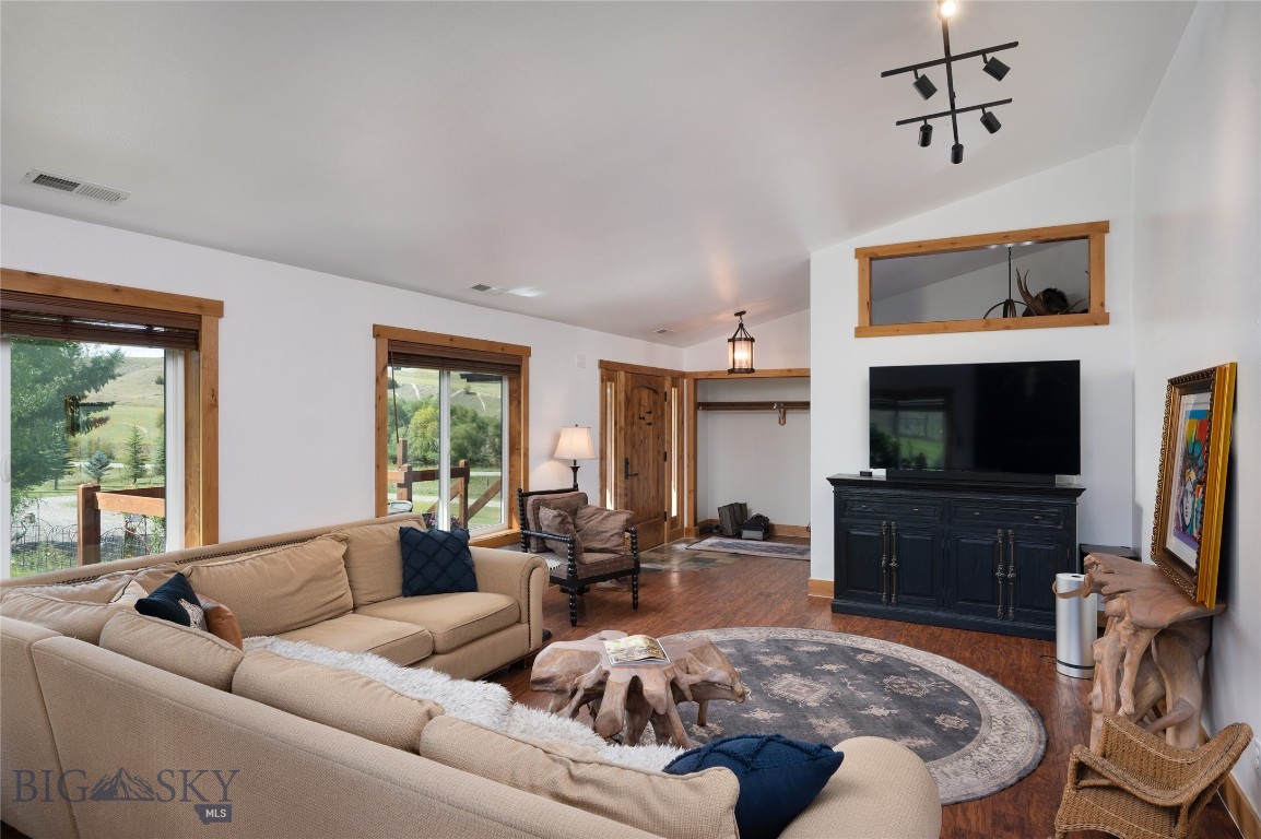 12424 Camp Creek Road Property Photo 10