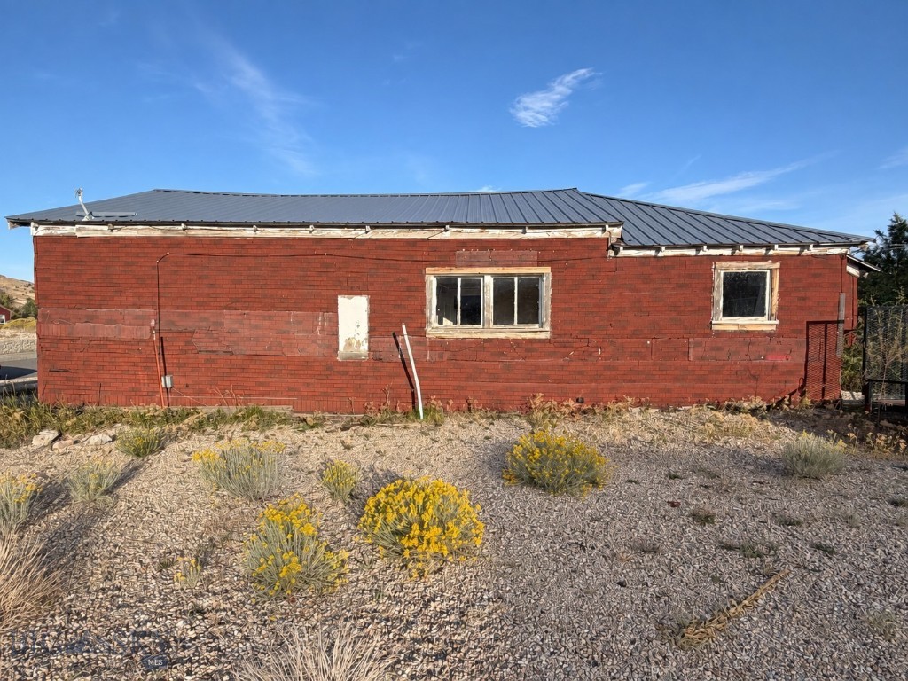 411 E Front Street Property Photo 2