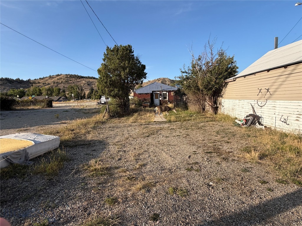 411 E Front Street Property Photo 5