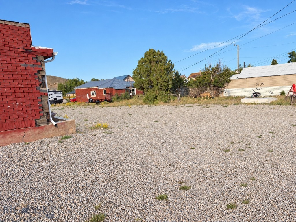 411 E Front Street Property Photo 7