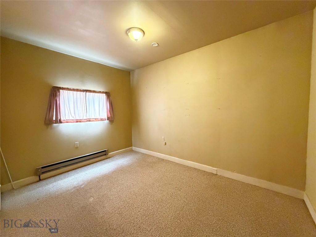 935/939 S Main Property Photo 1