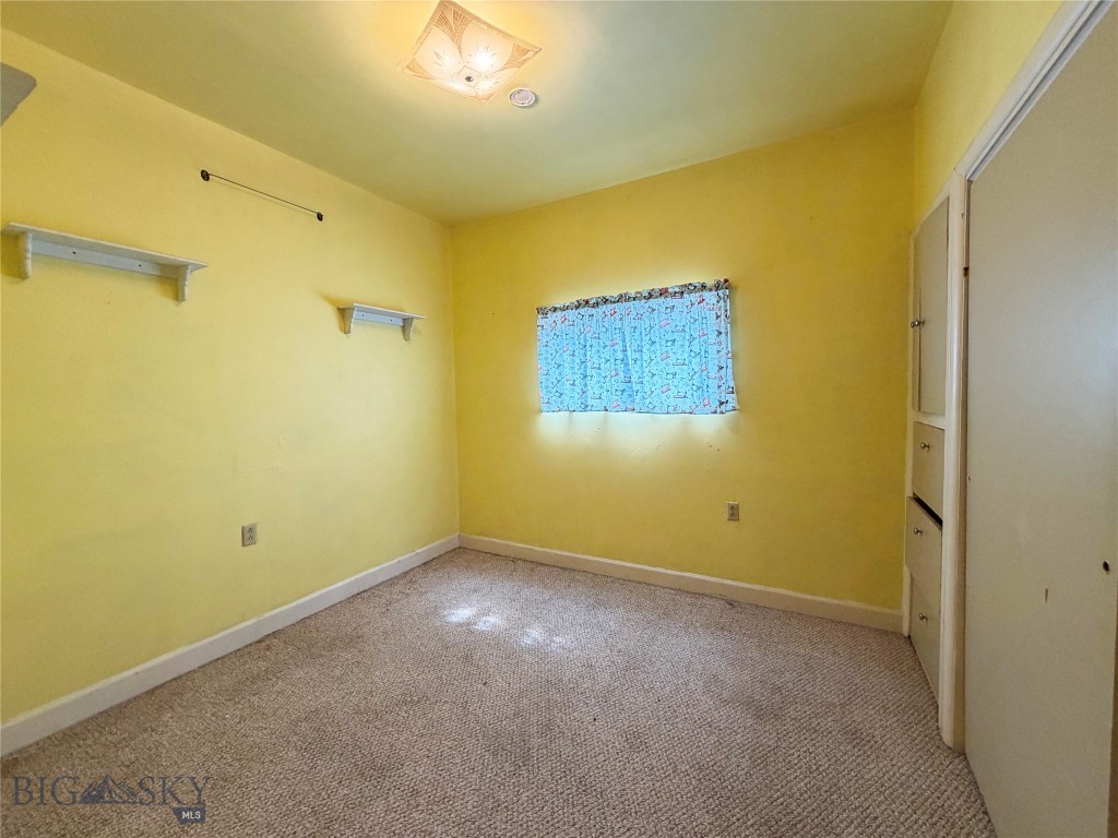 935/939 S Main Property Photo 2