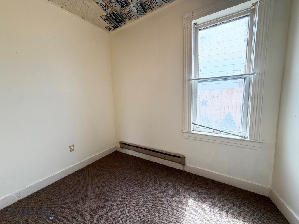 935/939 S Main Property Photo 4
