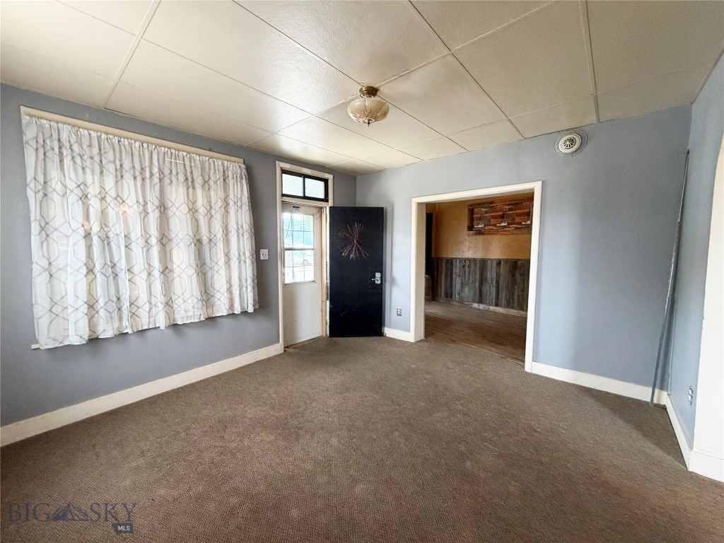935/939 S Main Property Photo 6