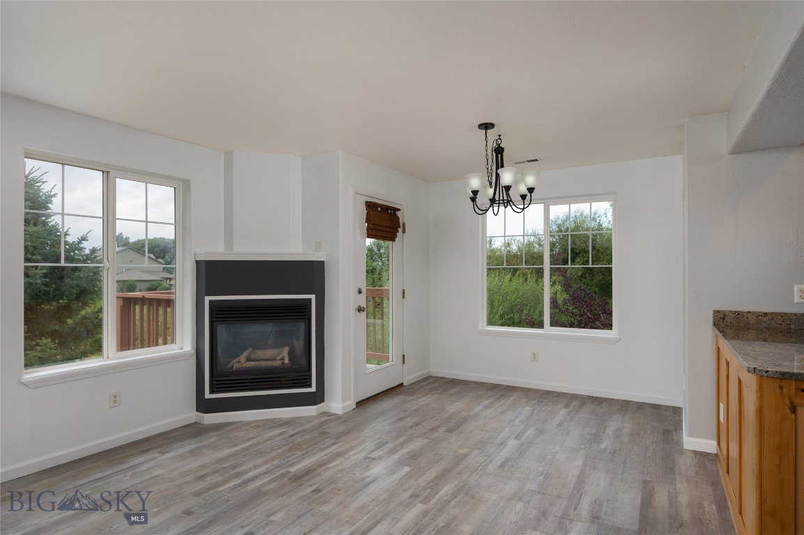 877 Forestglen Drive 5h Property Photo 6