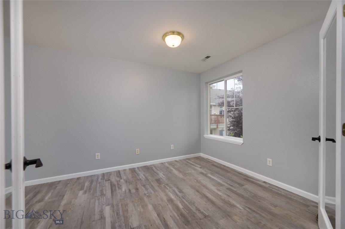 877 Forestglen Drive 5h Property Photo 11