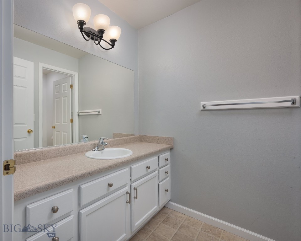 877 Forestglen Drive 5h Property Photo 14