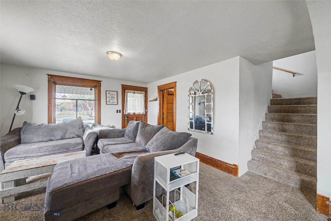 314 S Broadway Property Photo 6