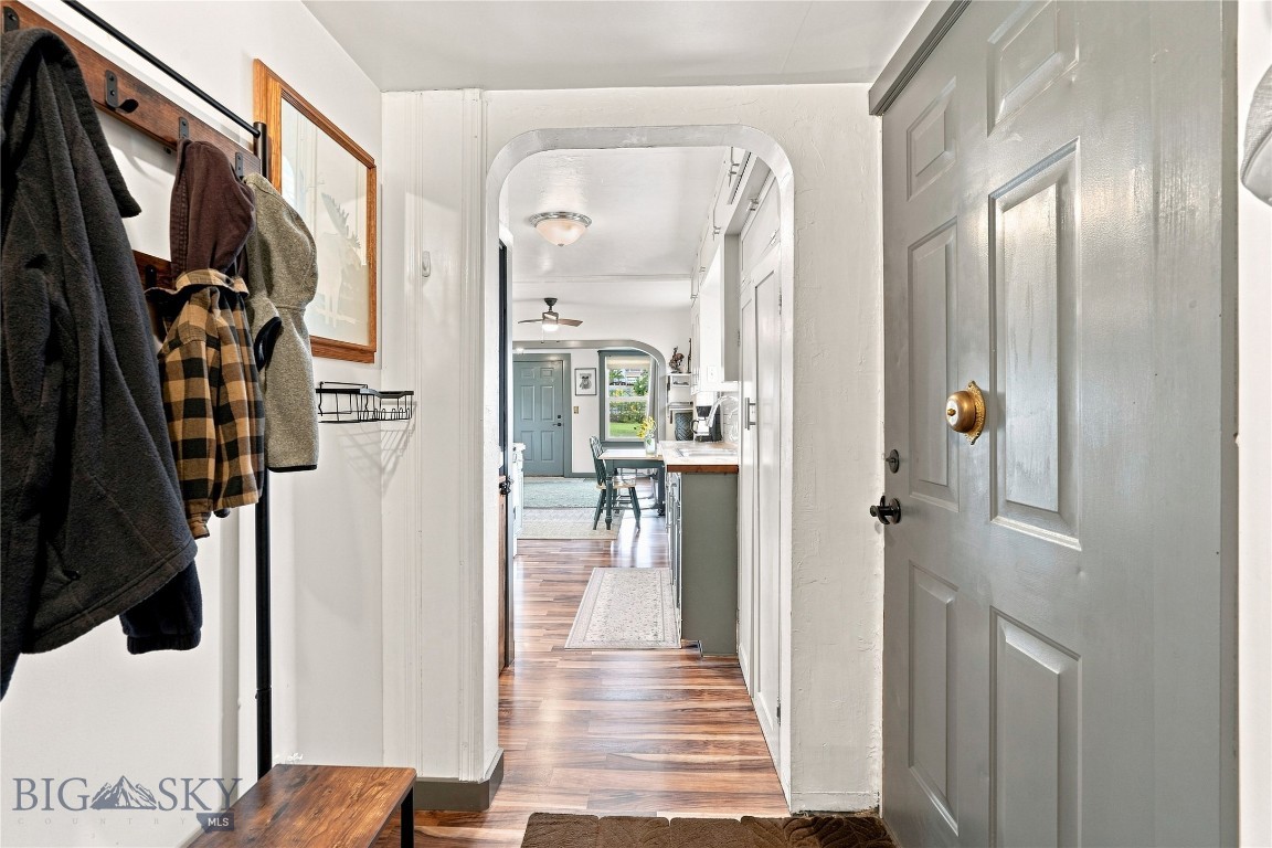 506 1st W Property Photo 15