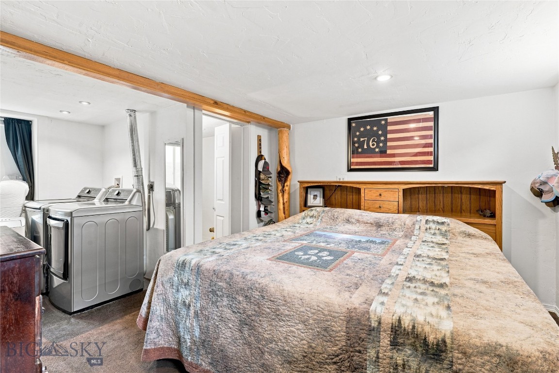 506 1st W Property Photo 21