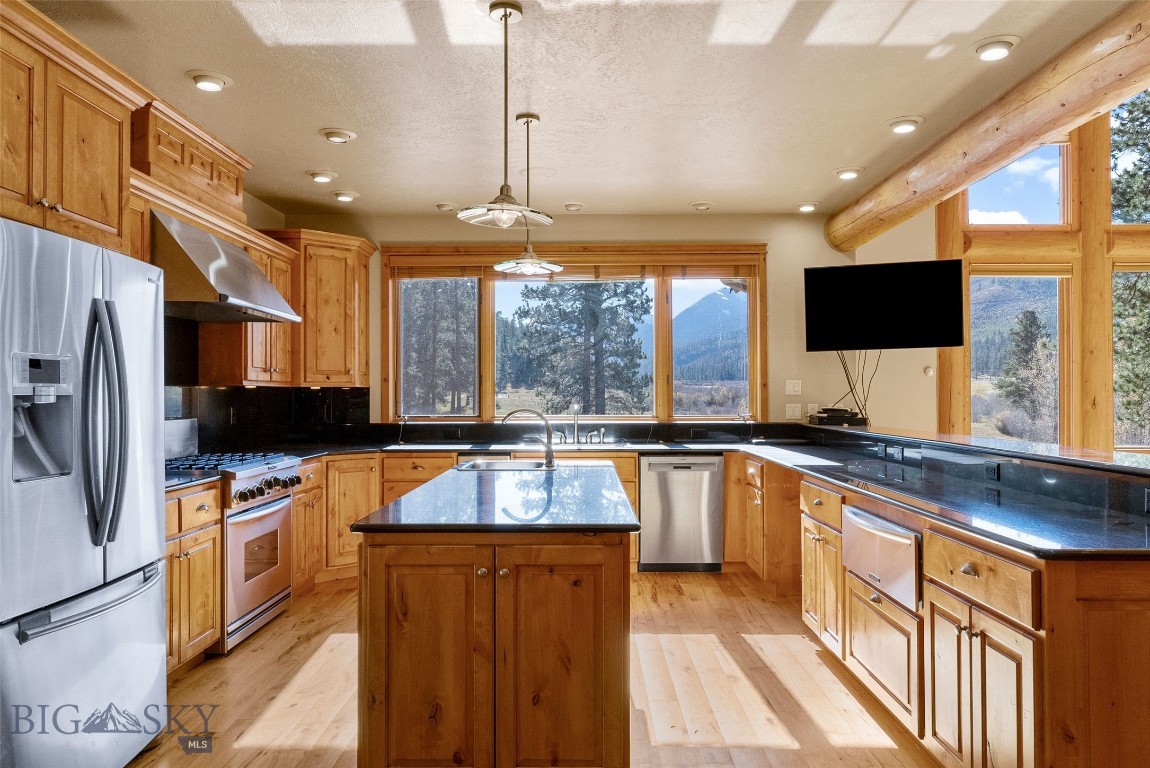 7802 Us Highway 93 S Property Photo 9