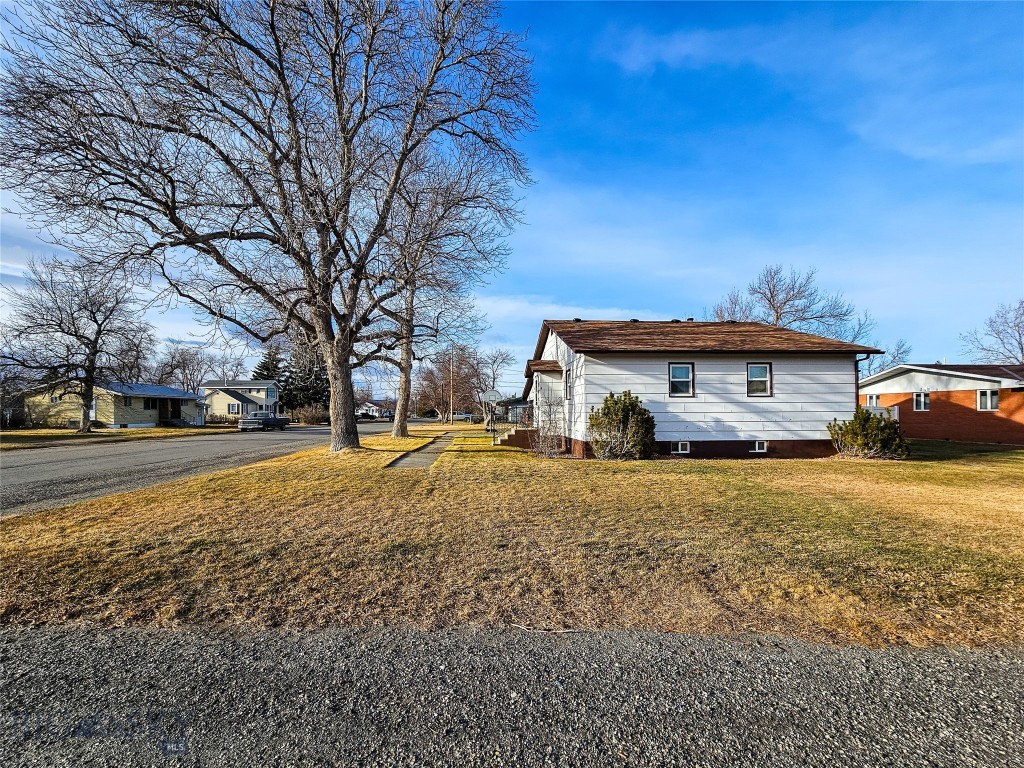 619 Everett Street Property Photo 4