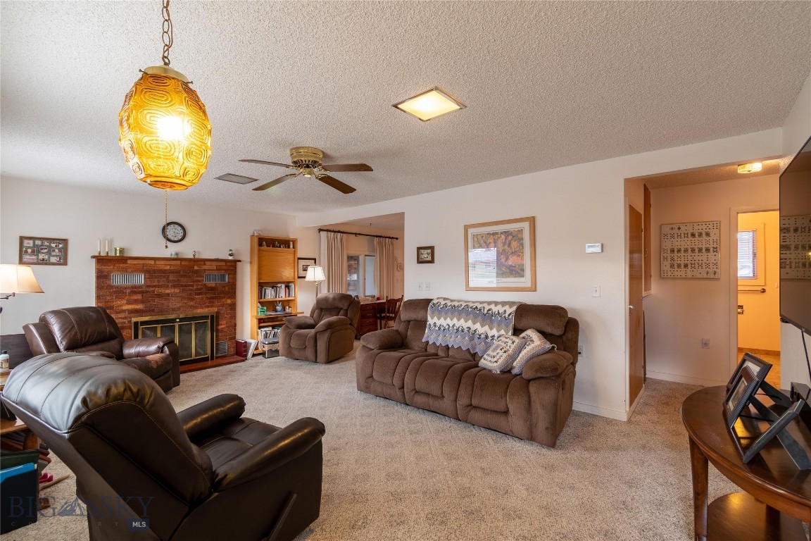 619 Everett Street Property Photo 13