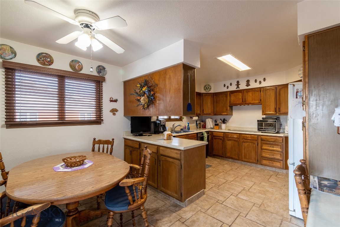 619 Everett Street Property Photo 20