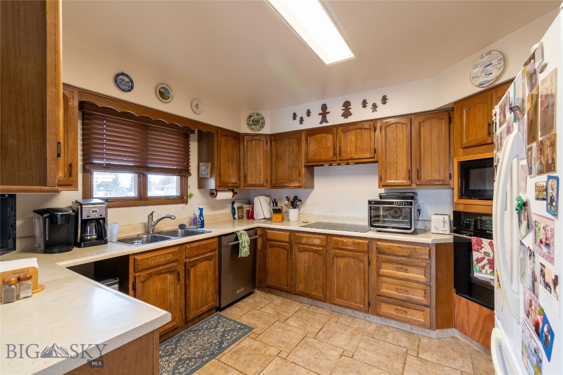 619 Everett Street Property Photo 21