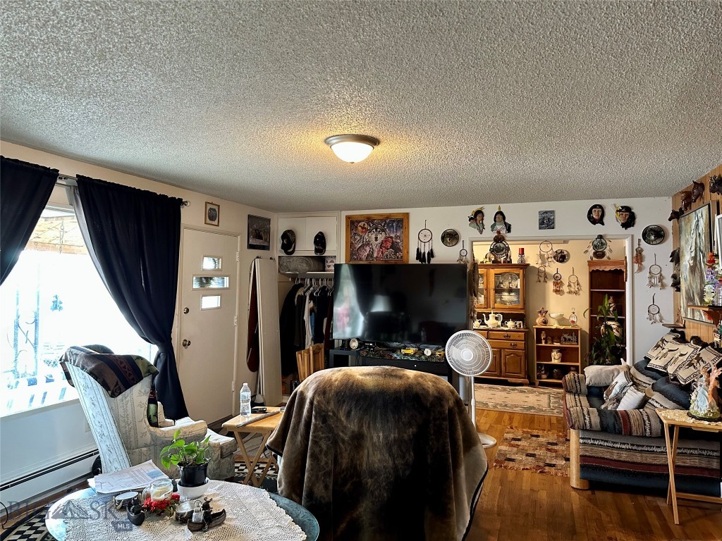 835 16th Street Property Photo 3