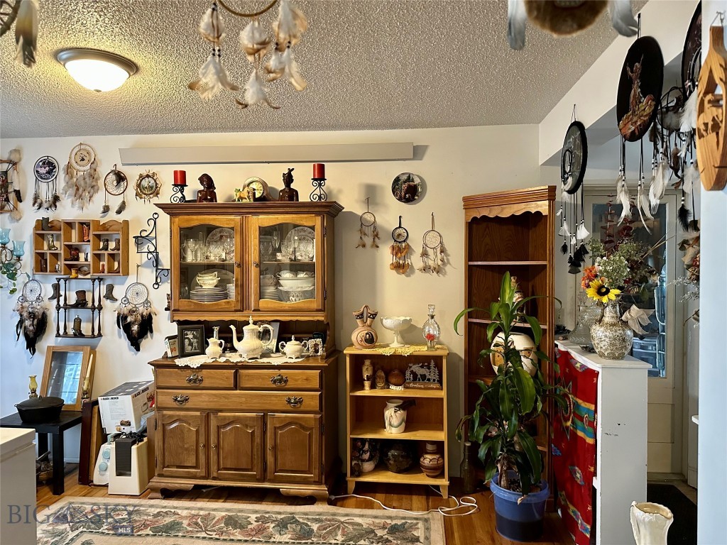 835 16th Street Property Photo 4