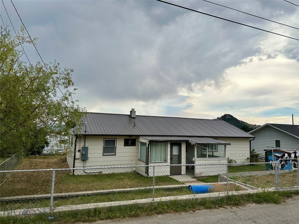 835 16th Street Property Photo 15