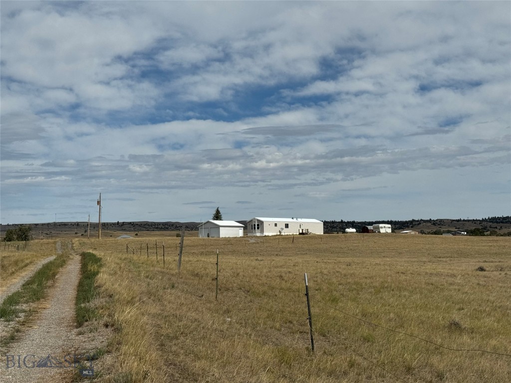 98 Spannering Road Property Photo 2