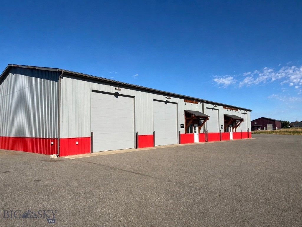 190 Skyway Boulevard 3 Property Photo 1