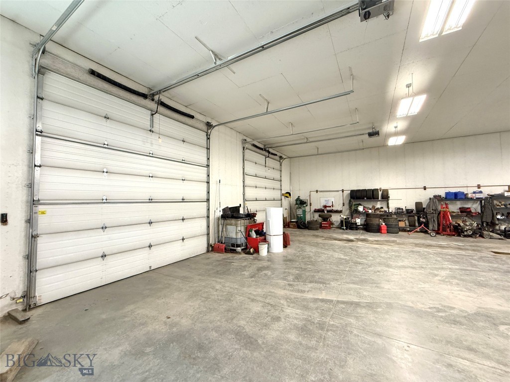190 Skyway Boulevard 3 Property Photo 5